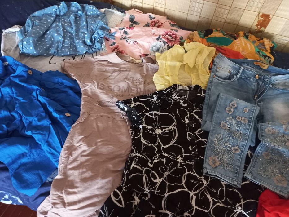 Срочно отдам вещи женские