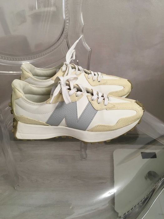 Маратонки New Balance 327 размер EU40