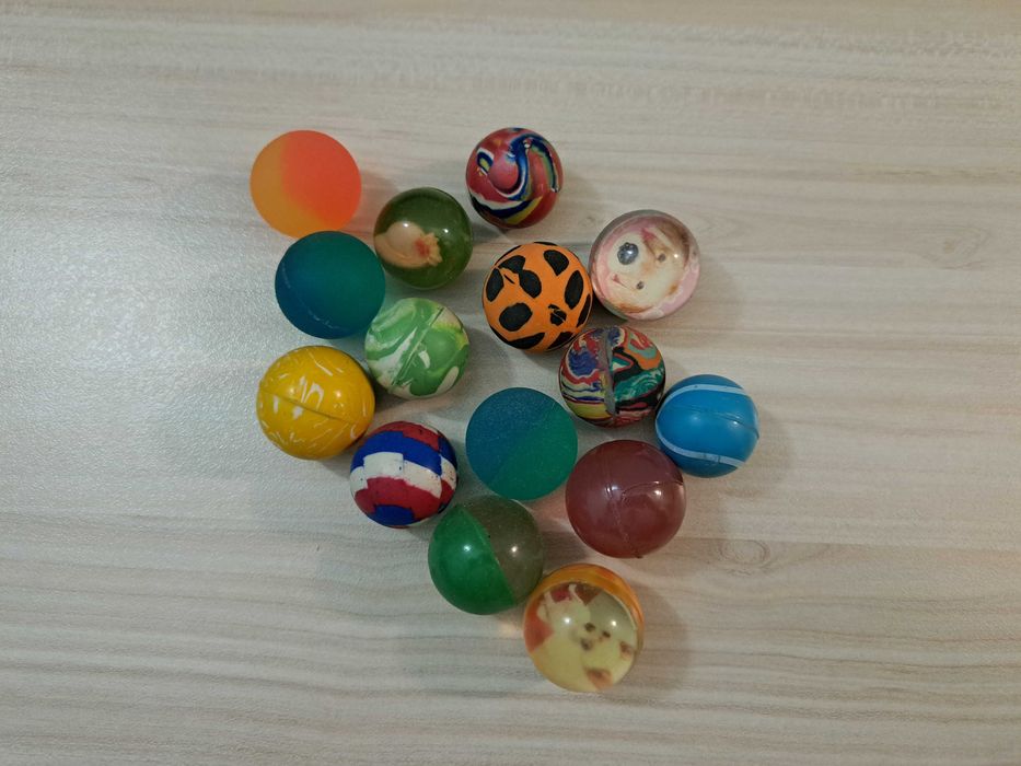 Данонино фигурки/Гумени топчета