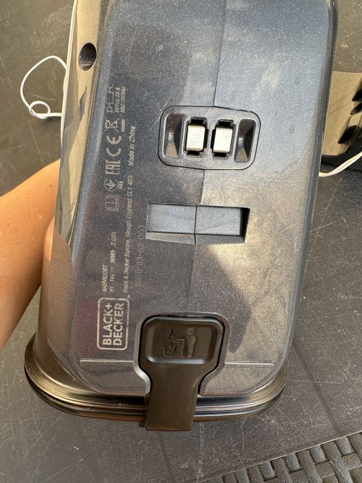 Aspirator de mana black+decker