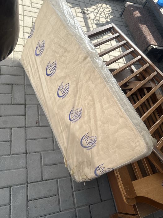 Срочно продам манеж детский деревянный 120”60