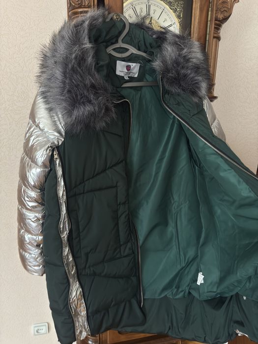 Пуховик новый зеленый