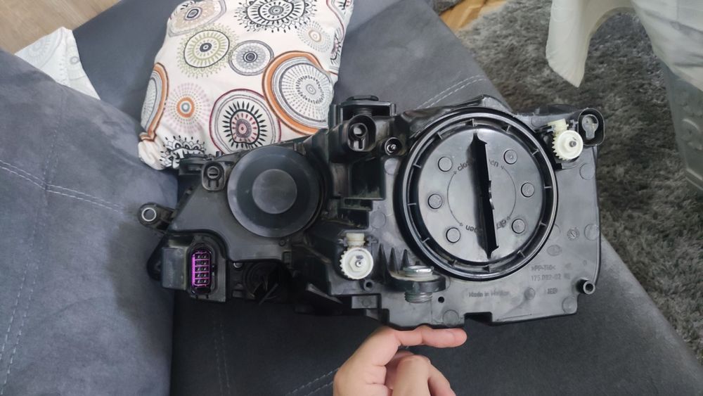 Десен фар за VW Jetta