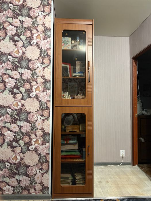 Продам шкаф пенал