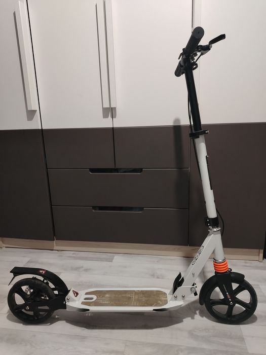 Самокат с тормозом