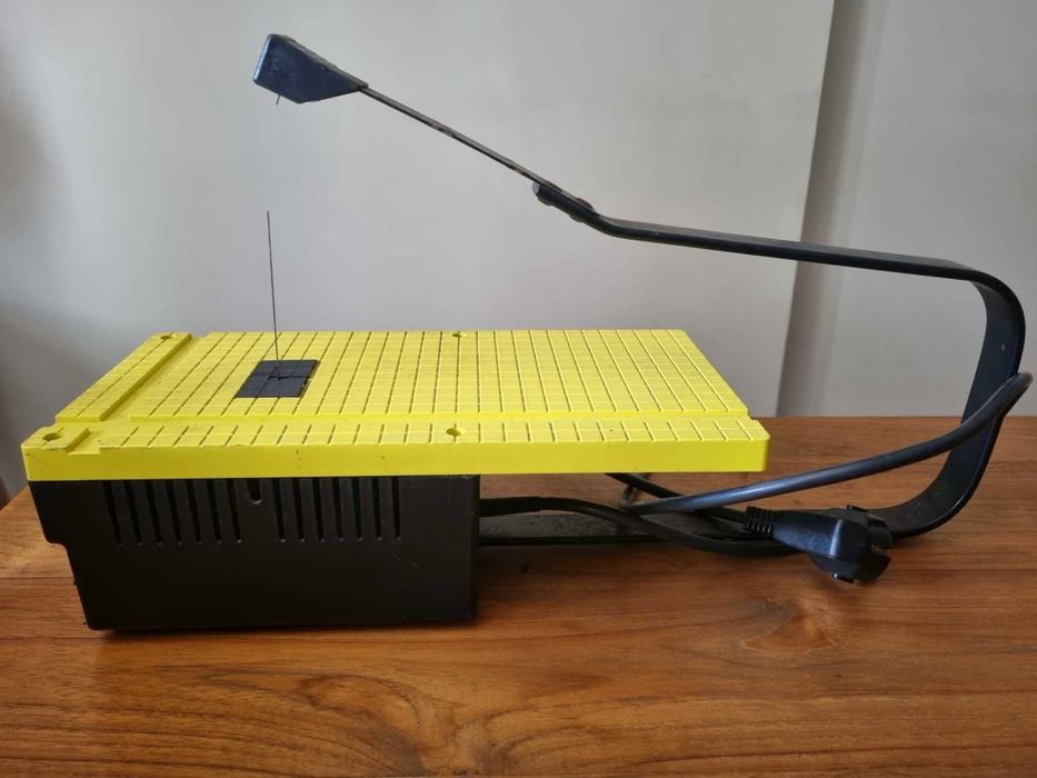 Fierăstrău magnetic de precizie Shapercraft 1010, fabricat de Spiralux Tools Ltd. (Anglia).