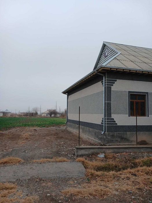 Xovli sotiladi. 20 sotix. Muzrabot. Hovli. Uy