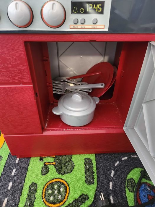 Детска Кухня с прибори и тигани