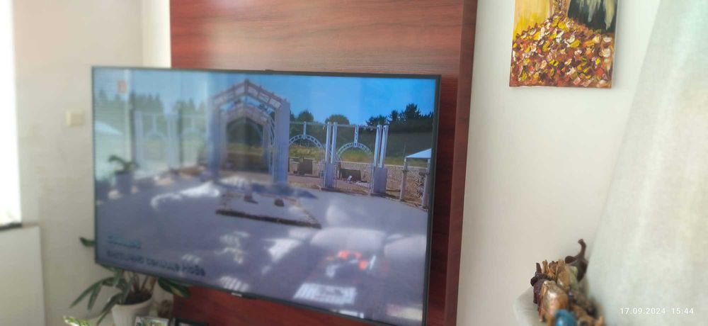 Продавам ТВ. Самсунг Ue 65 Nu7112