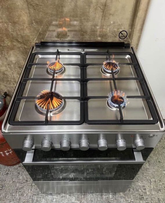 Продам газовую плиту