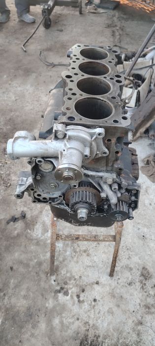 Матор 2 куб Хундай санта 2 1994