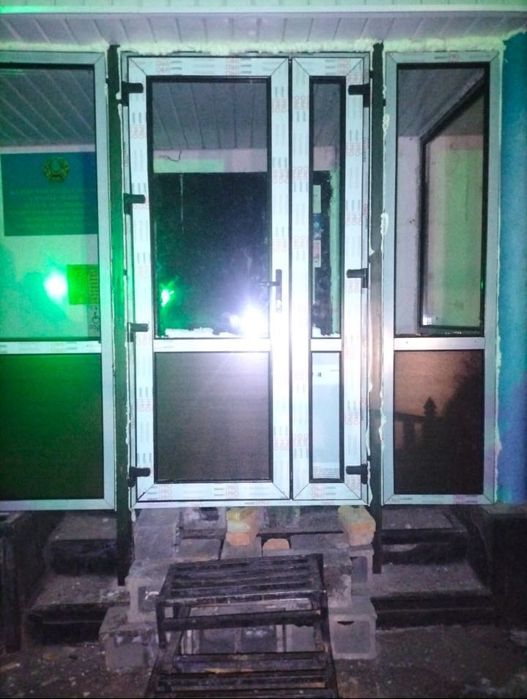 Окно форточки. Москитные сетки