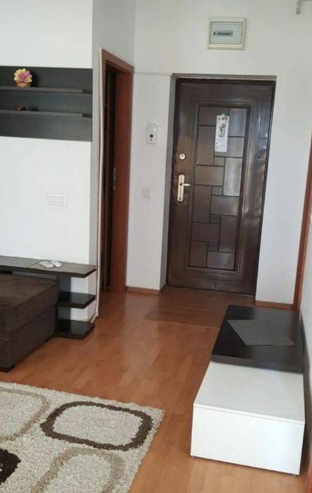 Particular închiriez garsonieră.