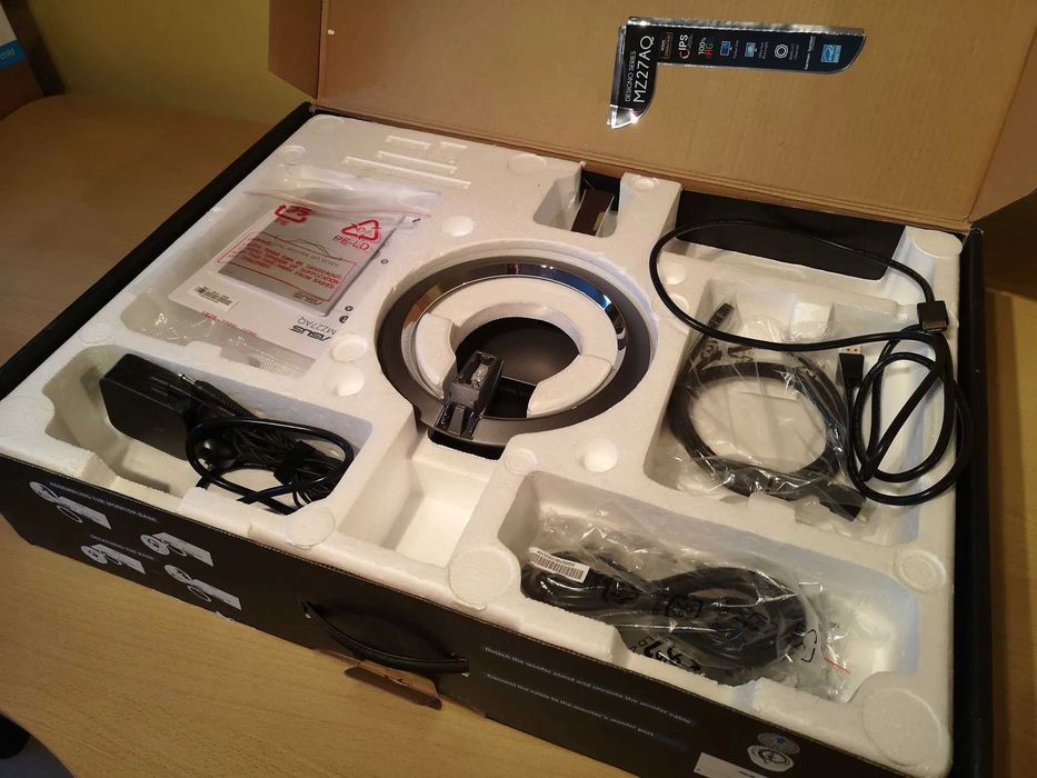 ASUS Designo MZ27AQ Ultraslim Monitor 27 inch, WQHD,