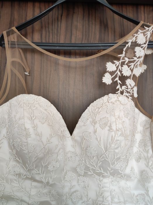 Невероятна рокля