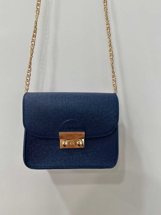 НОВА тъмно синя чанта Baldini