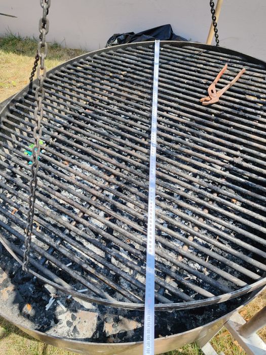 Gratar din inox suspendat