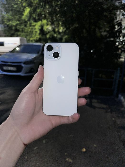 Iphone 15 голубой