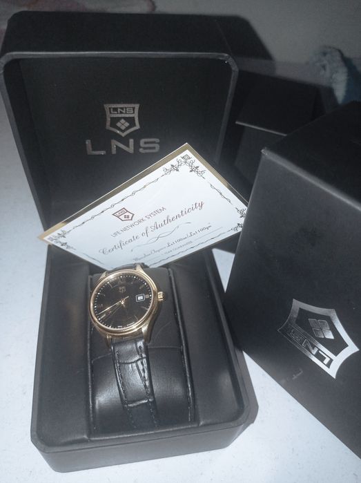 LNS Shvetsariya soati , holati yangi,sifati kafolatlangan .