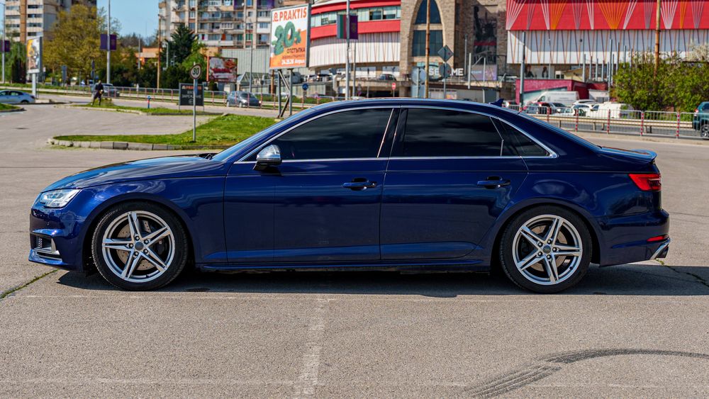 Audi s4 b9 2018 3.0 TFSI V6 турбо 354 к.с.