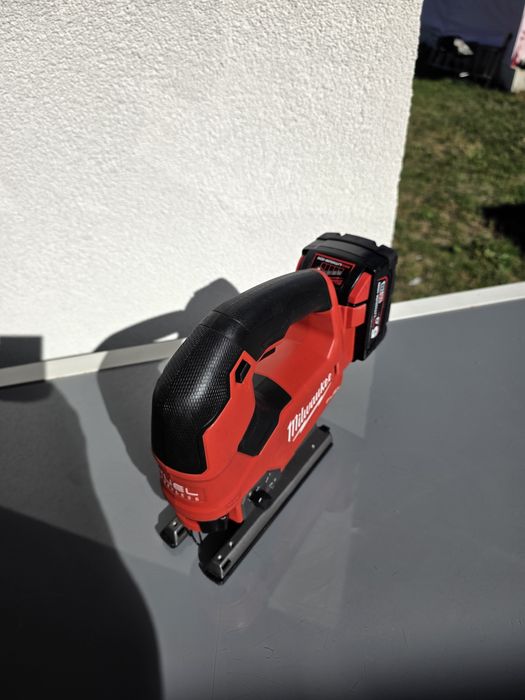 Fierastrau pendular Milwaukee M18 FJS cocoșat