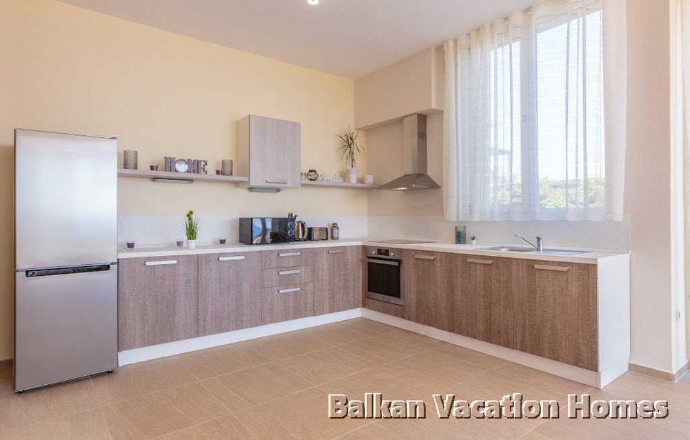 Луксозна вила с 5 спални на брега на морето в Лозенец