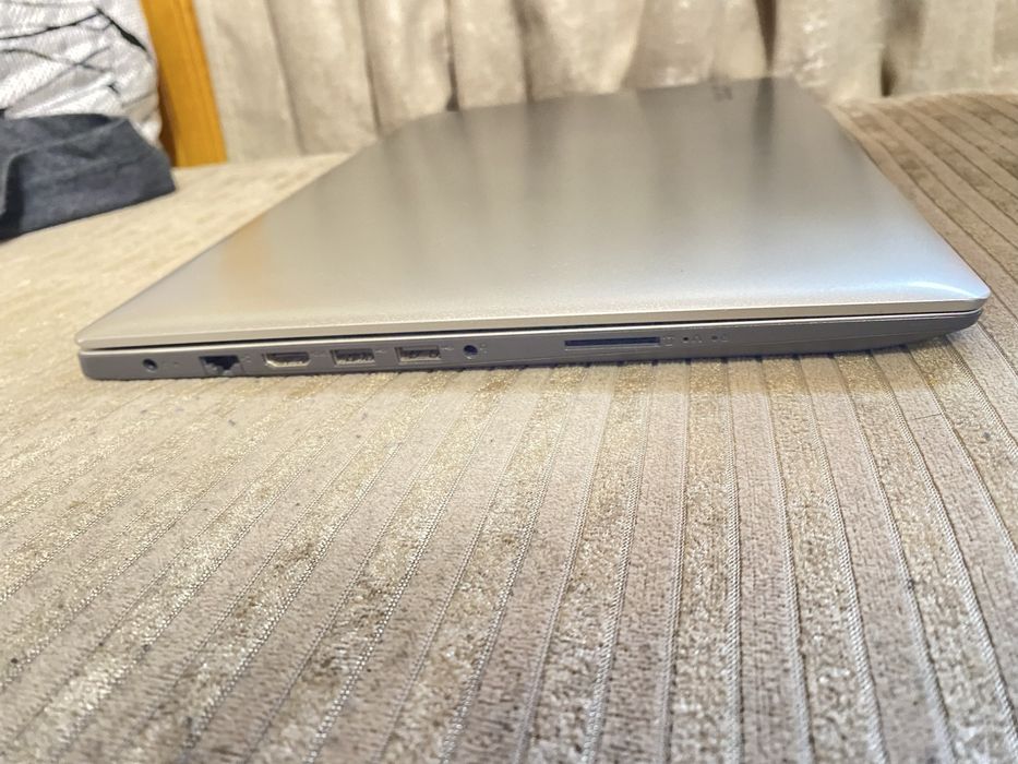 Lenovo Windows 10 Education sliver N5000