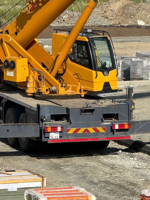 Автокран китаец двадцать пять т