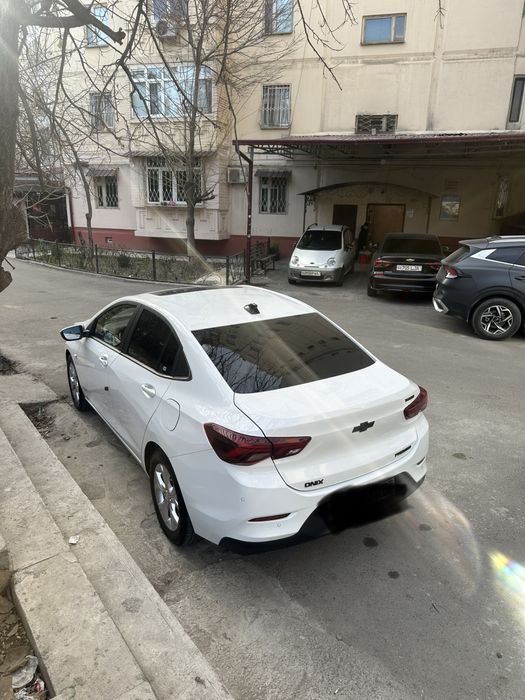 Onix 2025 premier 6+