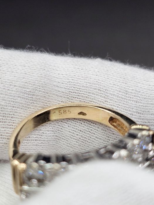 Масивен златен пръстен с над 1 карат диаманти – 14K