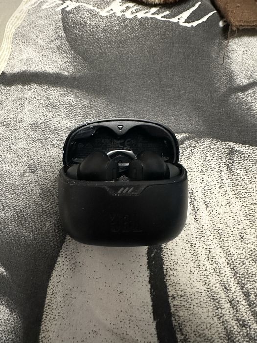 Casti JBL Tone Flex ca si noi !!