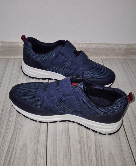 Pantofi sport noi, pentru bărbați, măsură  42