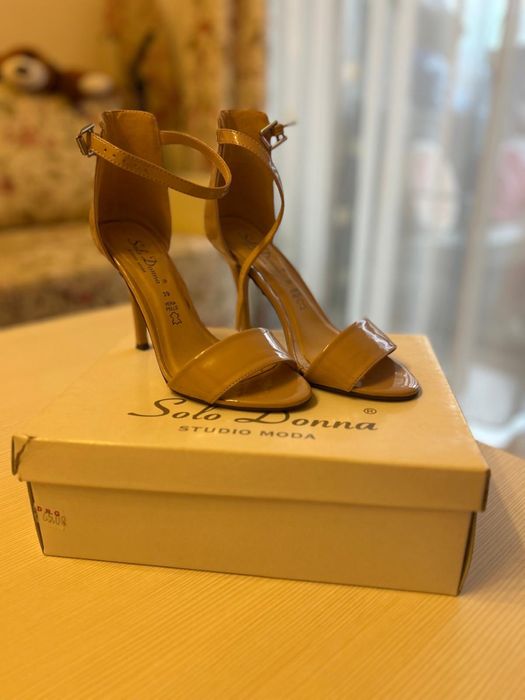 Sandale nude, lac, elegante, marimea 39, toc 10 cm