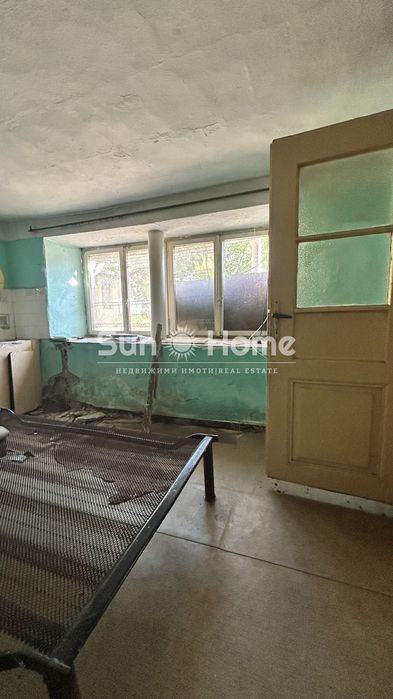 Просторна къща за ремонт в гр. Харманли