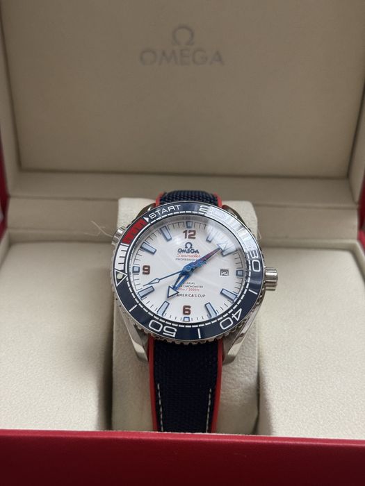 часы Omega новый