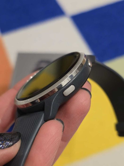 Garmin Venu 2 - GPS Smartwatch, Ecran AMOLED, Stare Excelentă