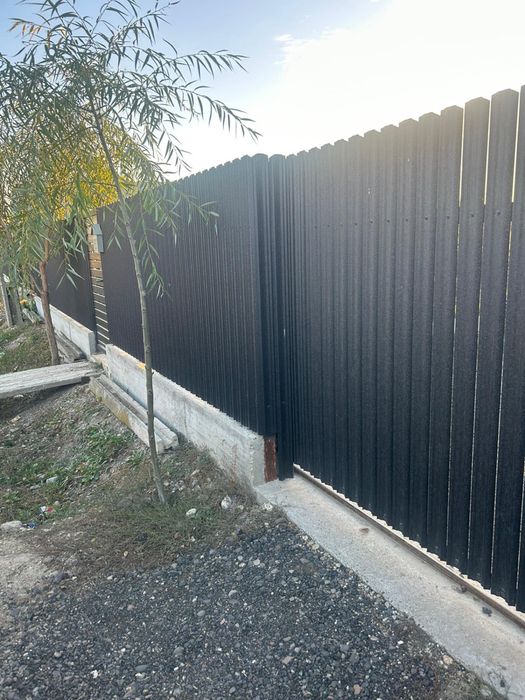 Vand si fac  garduri