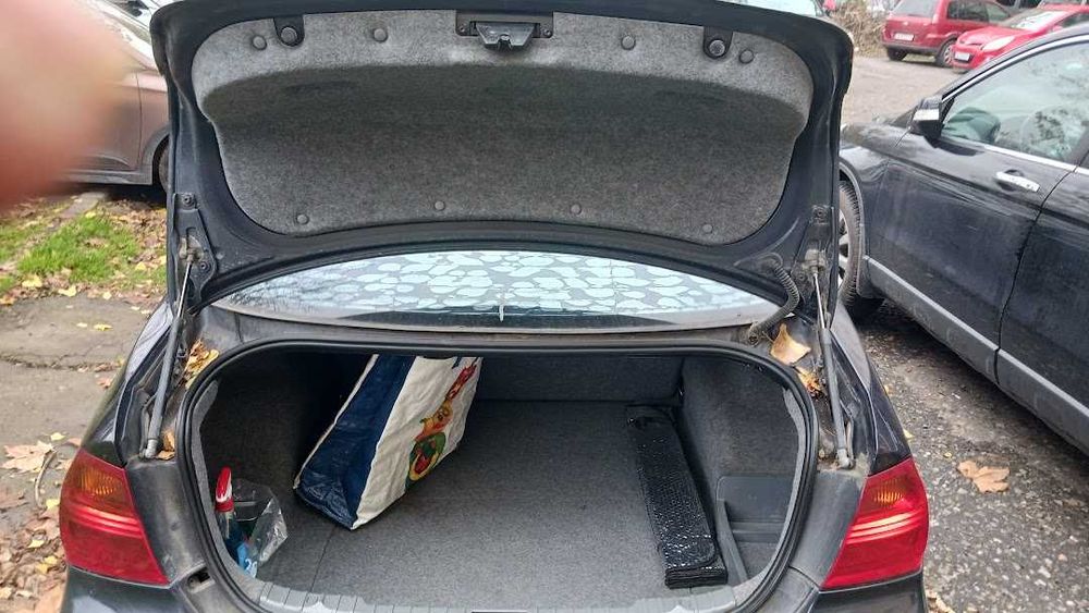 Продавам BMW 325 i E 90 2008 г. 217 000км.