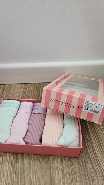 Set Chiloți Victoria's Secret tanga marimea M