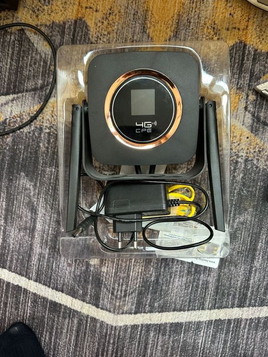 Продам 4G роутер с сим-картой и батарейкой