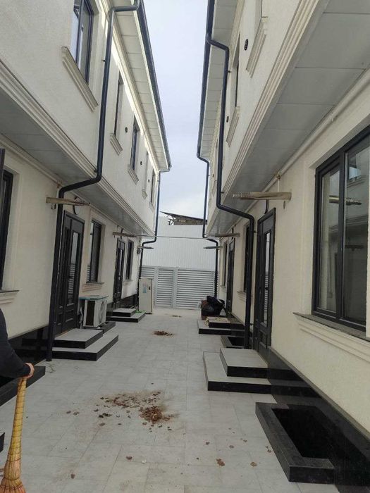 Продаётся таунхаус в Юнусабадском районе ( Бодомзар).