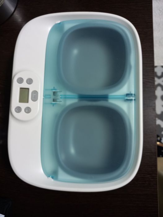 Продам автоматическую кормушку для кошек