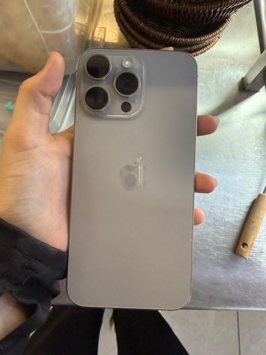 Продается Айфон 15 про Макс 256 гб