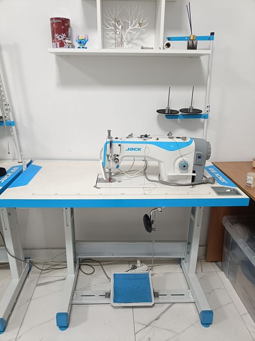 Промышленная швейная машина Jack F4