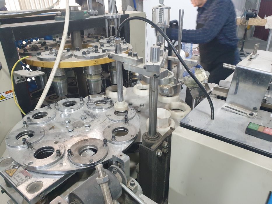 Prodayu stanok. Dlya proizvodstvo bumajnix stakanchikov