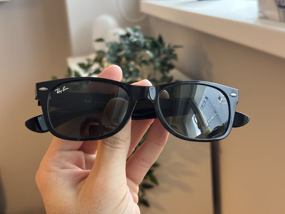 Ray-Ban 2132 New Wayfarer