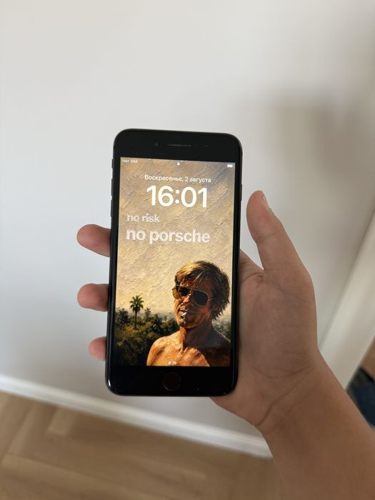 iPhone 8+ 64gb.