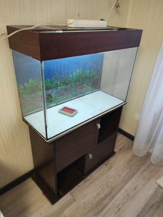 Продам аквариум на 130 л.
