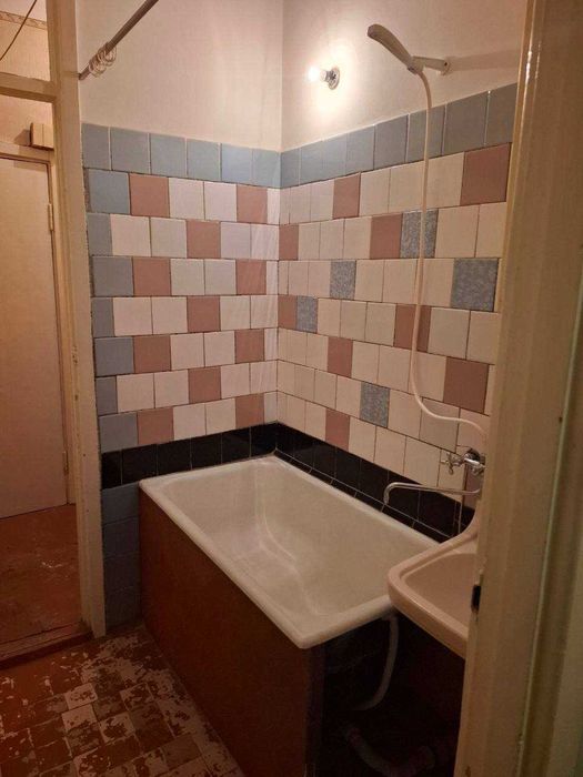 СРОЧНО !! Продаётся квартира в Яшнабаде 1/3/4 ( 33 кв/м ) Авиасозлар 3