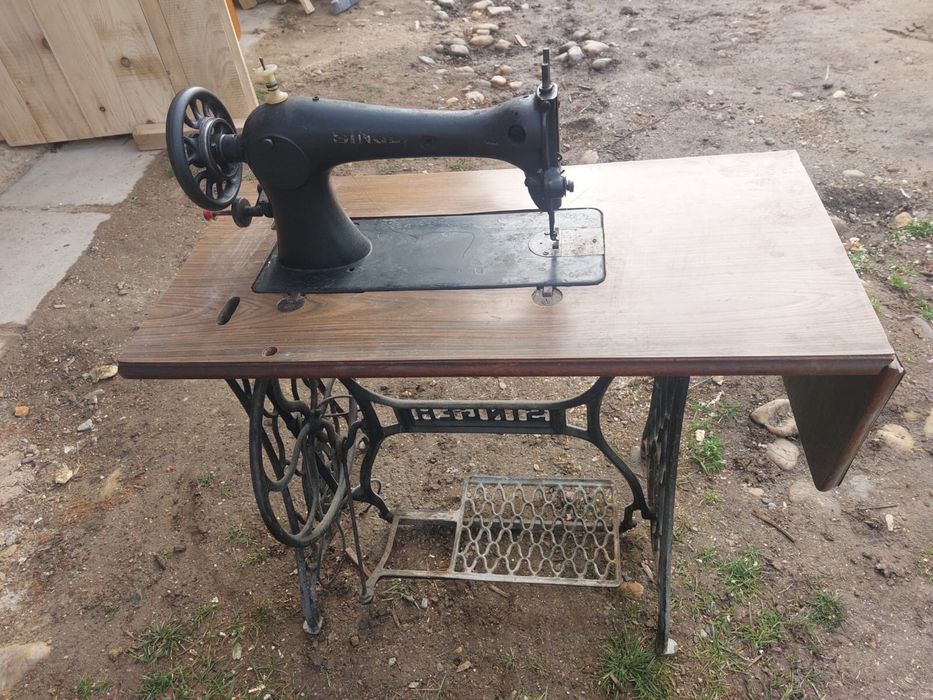 Masa de cusut manuala